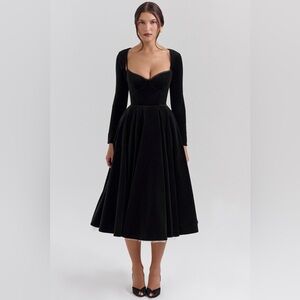 NWT HOUSE OF CB Mademoiselle Long Sleeve Midi Cocktail Black Velvet Dress